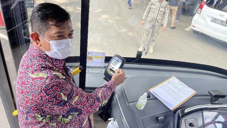 Mandiri e-Money Bikin Mudah Transaksi di “BIS KITA”
