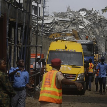 Potret Bangunan 21 Lantai Ambruk, 20 Orang Tewas di Nigeria