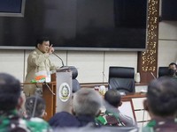 Warning Prabowo ke Prajurit TNI: Harus Dekat dengan Rakyat
