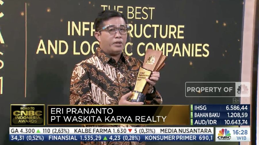 Direktur Utama PT Waskita Karya Realty, Eri Prananto Menerima Penghargaan Kategori 