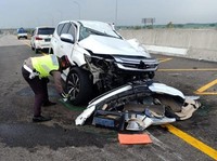 Polisi Sebut Supir Vanessa Angel Ngebut & Main HP Saat Nyetir