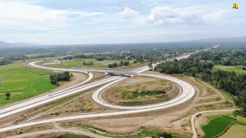 Proyek Jalan Tol Proyek Jalan Tol (Biro Komunikasi Publik
Kementerian PUPR)