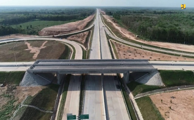 Proyek Jalan Tol (Biro Komunikasi Publik
Kementerian PUPR)