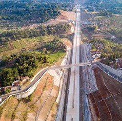 Ada yang Tembus Gunung & Meliuk-Liuk, Ini Tol Baru di 2021!