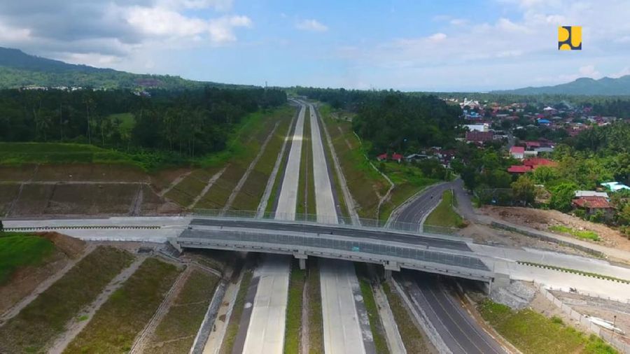 Proyek Jalan Tol (Biro Komunikasi Publik
Kementerian PUPR)