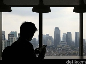 Pede Ekonomi Membaik, Indeks Keyakinan Konsumen RI Naik Tipis