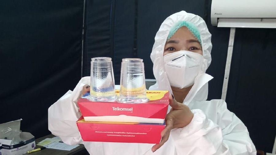 Telkomsel Gandeng Warung Makan Hebat
Salurkan 5000 Paket “Nasi untuk Nakes” ke
Beberapa RS di Jakarta