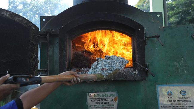 PLN IP Tertarik Terlibat Proyek Sampah Jadi Listrik