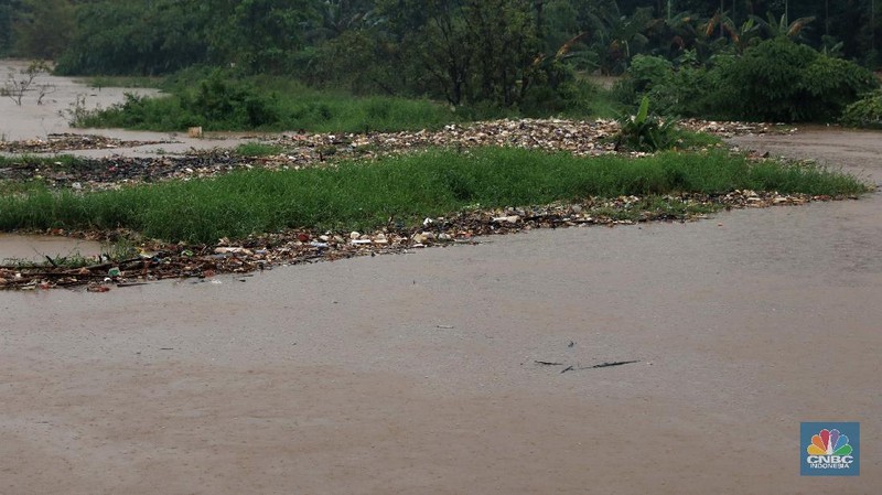 Banjir di Pasir Putih, Depok, Jawa Barat. (CNBC Indonesia/Muhammad Sabki)