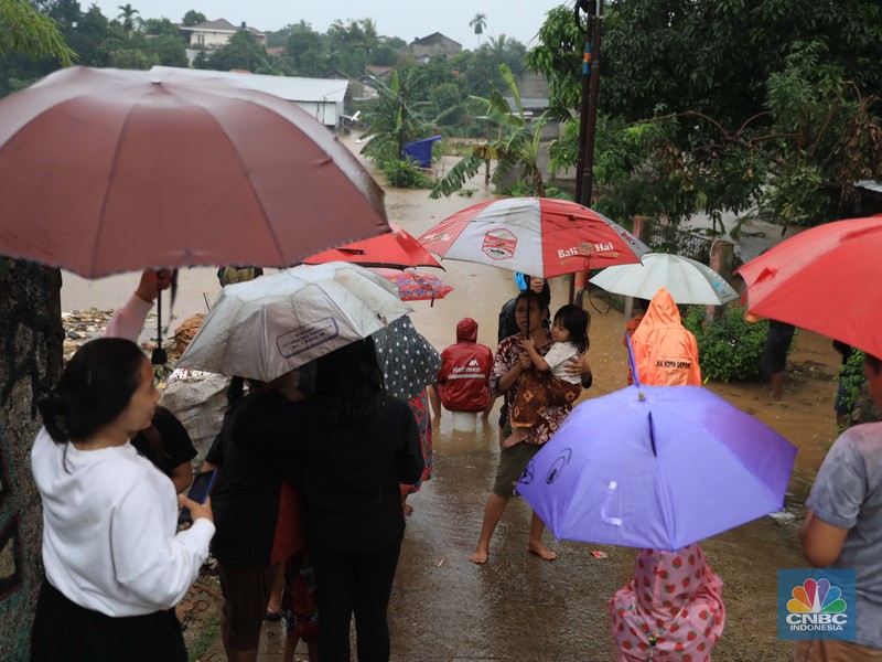 Banjir di Pasir Putih, Depok, Jawa Barat. (CNBC Indonesia/Muhammad Sabki) Banjir di Pasir Putih, Depok, Jawa Barat. (CNBC Indonesia/Muhammad Sabki)