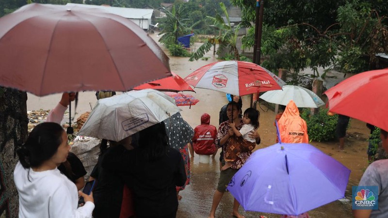 Banjir di Pasir Putih, Depok, Jawa Barat. (CNBC Indonesia/Muhammad Sabki)