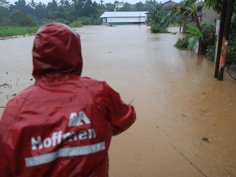 Banjir di Pasir Putih, Depok, Jawa Barat. (CNBC Indonesia/Muhammad Sabki) Banjir di Pasir Putih, Depok, Jawa Barat. (CNBC Indonesia/Muhammad Sabki)