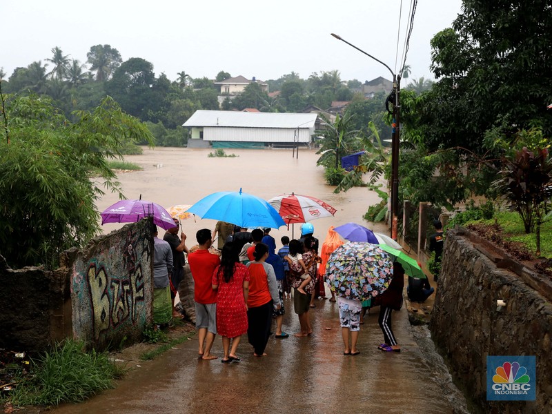 Banjir di Pasir Putih, Depok, Jawa Barat. (CNBC Indonesia/Muhammad Sabki) Banjir di Pasir Putih, Depok, Jawa Barat. (CNBC Indonesia/Muhammad Sabki)