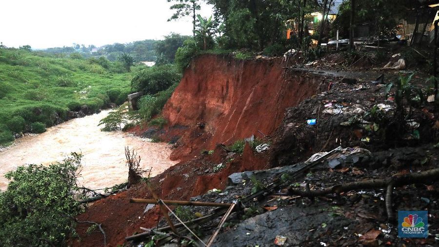 Longsor di Pasir Putih Depok, Jawa Barat (CNBC Indonesia/Muhammad Sabki)