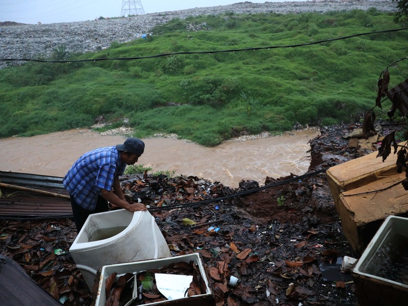 Longsor di Pasir Putih Depok, Jawa Barat (CNBC Indonesia/Muhammad Sabki)