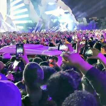Intip Kericuhan Konser Travis Scott hingga 8 Orang Tewas!