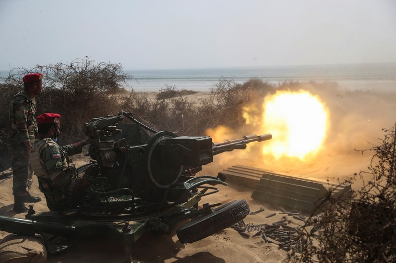 Iran memulai latihan militer tahunan di area pesisir Teluk Oman, Minggu, 7 November 2021. (via REUTERS/WANA NEWS AGENCY) Iran memulai latihan militer tahunan di area pesisir Teluk Oman, Minggu, 7 November 2021. (via REUTERS/WANA NEWS AGENCY)