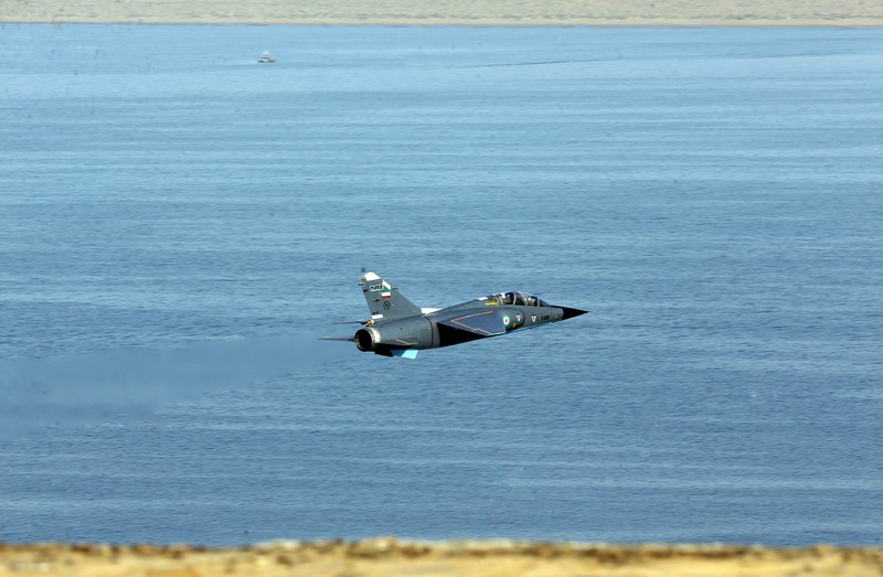 Iran memulai latihan militer tahunan di area pesisir Teluk Oman, Minggu, 7 November 2021. (via REUTERS/WANA NEWS AGENCY)