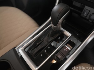 5 Kesalahan Mengendarai Mobil Matic, Awas Mobil Jadi Nggak Awet!