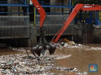 Perhatian Warga Jakarta, Pintu Air Manggarai Sudah Siaga III