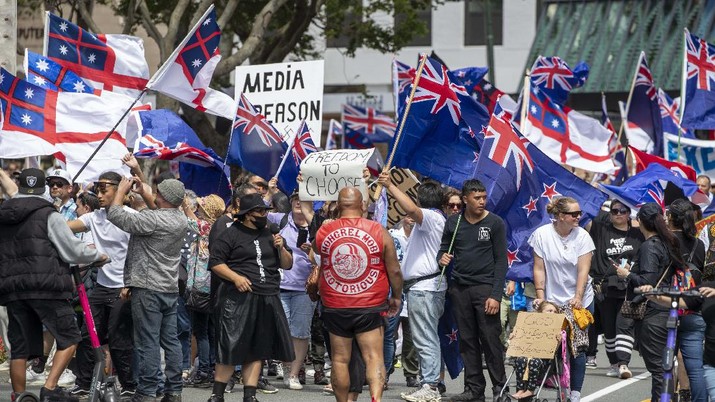 Ribuan warga protes wajib vaksin dan lockdown di Selandia Baru. (AP/Mark Mitchell)