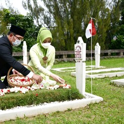 Ridwan Kamil Ajak Pemuda Perang Lawan Kebodohan & Kemiskinan