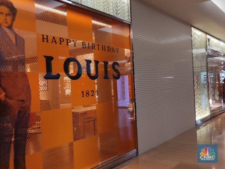 Ini Penampakan Antrean Orang Kaya DKI di Toko Louis Vuitton - Foto 6