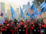 Intip Demo Ratusan Buruh Tuntut Kenaikan UMP DKI Jakarta 2022