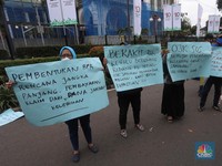 Korban Bumiputera Datangi OJK, Ogah Tanggung Kerugian Bersama