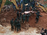 Petaka Lagi! Banjir Runtuhkan Gunung, 31 Tewas-Ribuan Ngungsi