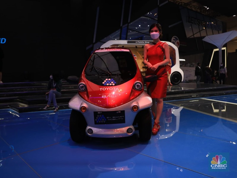 Lexus LF-30 Electrified di pamerkan di booth GIIAS 2021, Tangerang, Banten, Kamis, (11/11/2021). (CNBC Indonesia/Muhammad Sabki) Lexus LF-30 Electrified di pamerkan di booth GIIAS 2021, Tangerang, Banten, Kamis, (11/11/2021). (CNBC Indonesia/Muhammad Sabki)