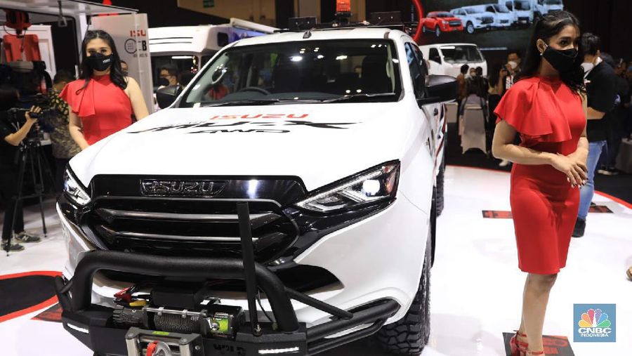 Peluncuran Mobil Isuzu D-Max 1.9 dan MuX 1.9 di Ajang GIIAS 2021 di ICE BSD, Tangerang, Banten, Kamis, (11/11/2021). (CNBC Indonesia/Muhammad Sabki)