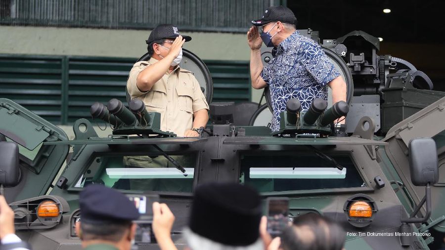 Prabowo pada Kamis (11/11) sukses membawa Perdana Menteri (PM) Malaysia, Dato' Sri Ismail Sabri Yaakob dan Menteri Pertahanan Malaysia, Dato’ Seri Hishammuddin Hussein mengunjungi inhan dalam negeri PT Pindad (Persero) di Bandung, Jawa Barat. Ist