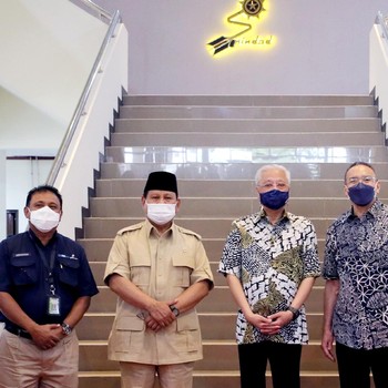 Terjun Langsung, Prabowo Jualan Senjata Pindad ke PM Malaysia