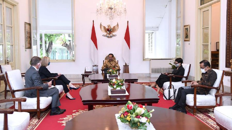 Presiden Jokowi Terima Menlu Inggris, Elizabeth Truss MP, Istana Merdeka, (11/11/2021). (Tangkapan layar Setpres RI)
