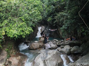 Bertualang di Leuwi Hajo Wisata Alam Segar Dekat Jakarta