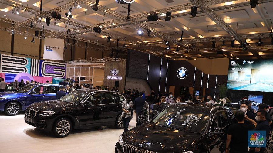 BMW M4 Competition X KITH dipamerkan di ajang Gaikindo Indonesia International Auto Show (GIIAS) 2021, Jumat, (12/11/2021). (CNBC Indonesia/Muhammad Sabki)
