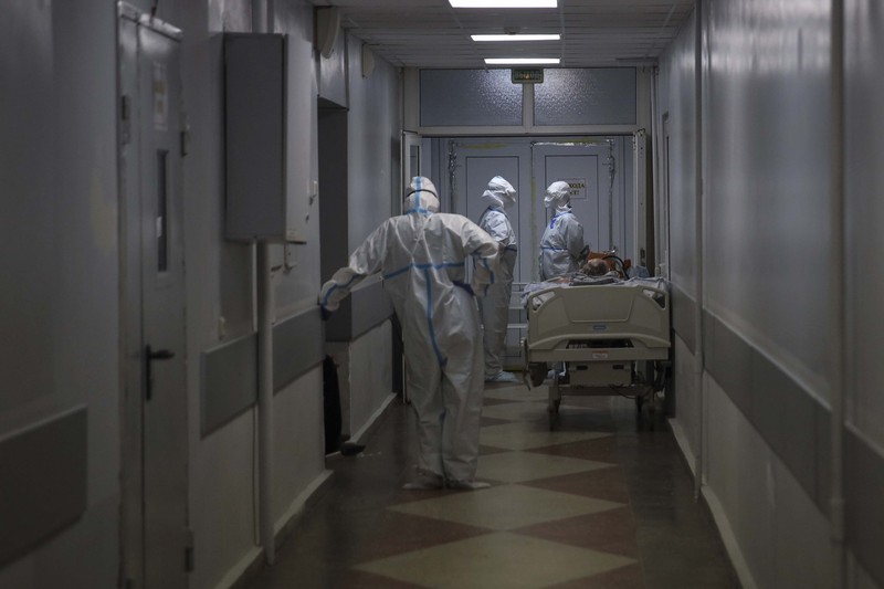 Lonjakan covid-19 dirumah sakit Rusia. (AP/Vitali Timkiv) Lonjakan covid-19 dirumah sakit Rusia. (AP/Vitali Timkiv)