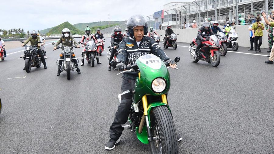 Presiden Jokowi Jajal Sirkuit Mandalika, Jumat (12/11/2021). (Dok: Biro Sekpres RI)