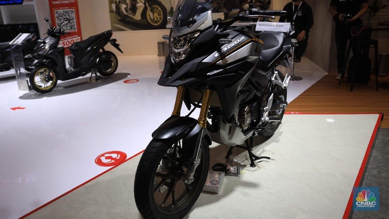 PT Astra Honda Motor (AHM) merilis motor sport adventure turing 150cc pertama di Indonesia yaitu New CB150X. (CNBC Indonesia/Muhammad Sabki)