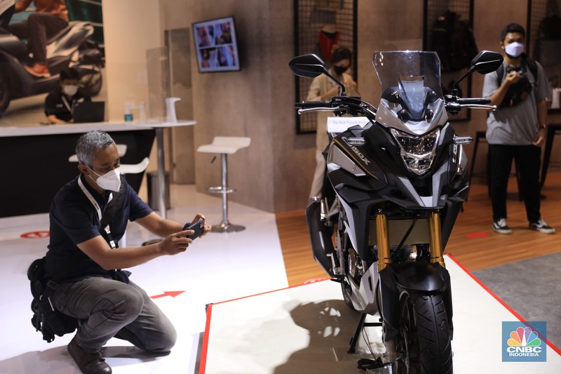 PT Astra Honda Motor (AHM) merilis motor sport adventure turing 150cc pertama di Indonesia yaitu New CB150X. (CNBC Indonesia/Muhammad Sabki)