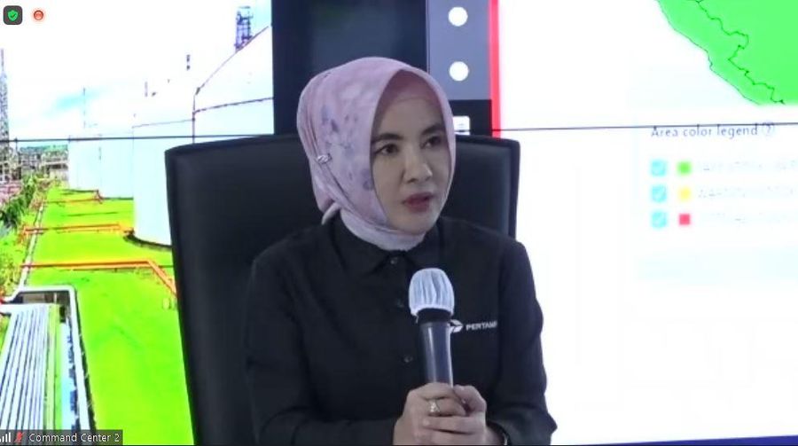 Dirut Pertamina, Nicke Widyawati Memberi Keterengan Pers Terkain Insiden Tangki Terbakar (Tangkapan Layar Zoom)