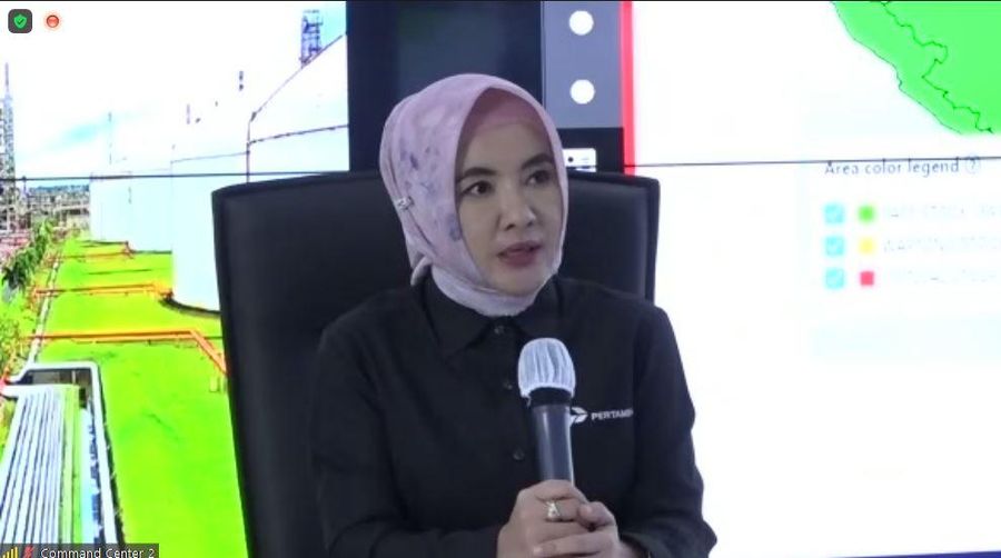 Dirut Pertamina, Nicke Widyawati Memberi Keterengan Pers Terkain Insiden Tangki Terbakar (Tangkapan Layar Zoom)