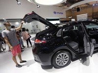 Sri Mulyani Beri 'Kado' Impor 0%, Mobil Listrik Turun Harga?