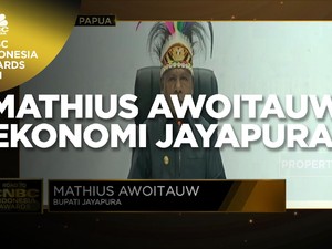 Mathius Awoitauw & Peran Masyarakat Adat di Ekonomi Jayapura