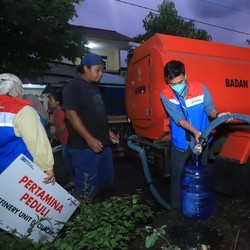 Respon Cepat, Pertamina Salurkan Logistik & Air Bersih