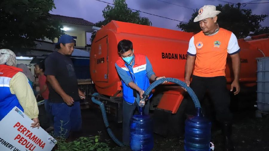 Respon Cepat, Pertamina Salurkan Logistik dan 15 Ribu Liter Air Bersih