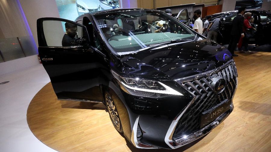 Lexus LM-350 (CNBC Indonesia/Andrean Kristianto)