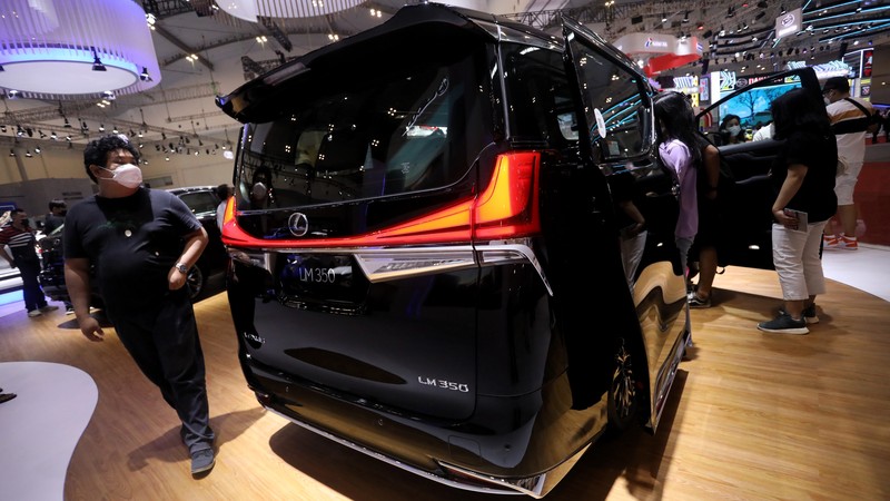 Lexus LM-350 (CNBC Indonesia/Andrean Kristianto)