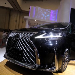 Muncul Lexus LM350, Mobil 'Penghancur' Alphard Murah?